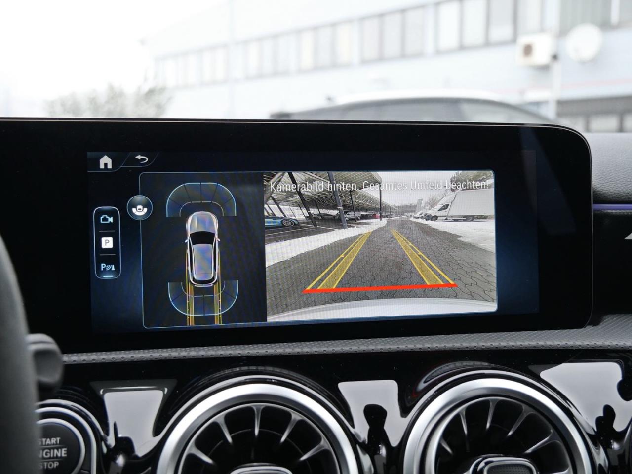 Mercedes-Benz A 35 AMG 4M Distronic Panorama Standhzg HUD AHK