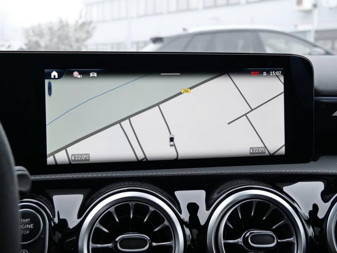 Mercedes-Benz A 35 AMG 4M Distronic Panorama Standhzg HUD AHK