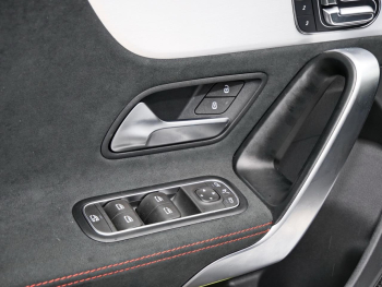 Mercedes-Benz A 35 AMG 4M Distronic Panorama Standhzg HUD AHK