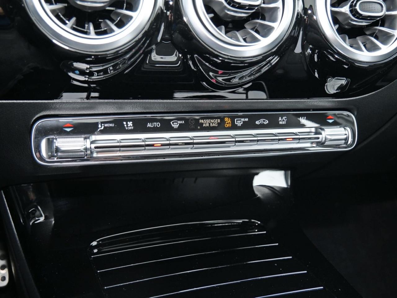 Mercedes-Benz A 35 AMG 4M Distronic Panorama Standhzg HUD AHK