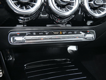 Mercedes-Benz A 35 AMG 4M Distronic Panorama Standhzg HUD AHK