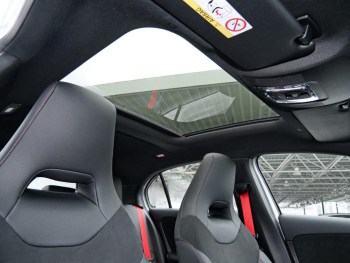 Mercedes-Benz A 35 AMG 4M Distronic Panorama Standhzg HUD AHK