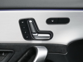 Mercedes-Benz A 35 AMG 4M Distronic Panorama Standhzg HUD AHK