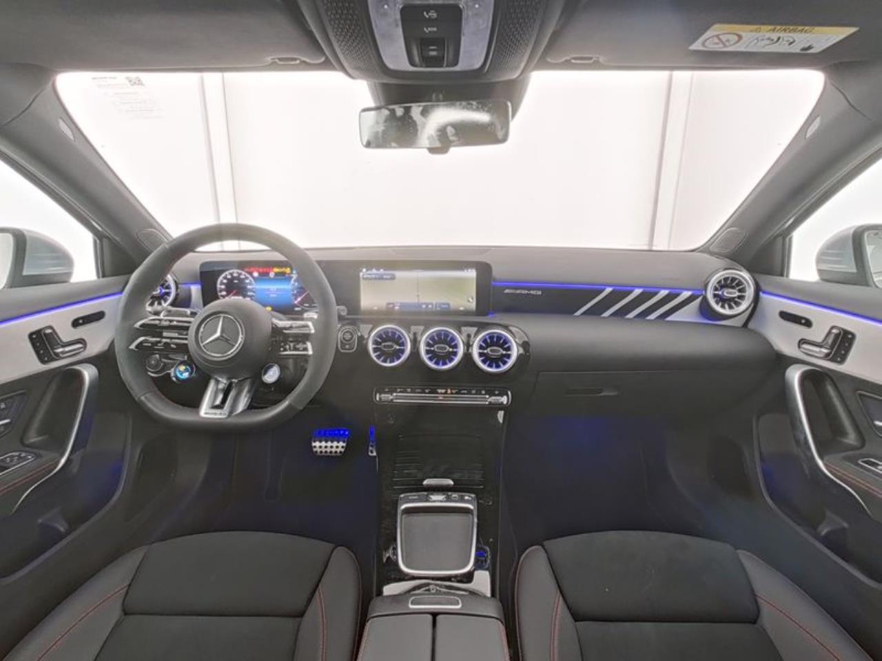 Mercedes-Benz A 35 AMG 4M Distronic Panorama Standhzg HUD AHK