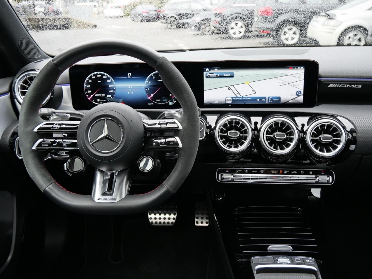 Mercedes-Benz A 35 AMG 4M Distronic Panorama Standhzg HUD AHK