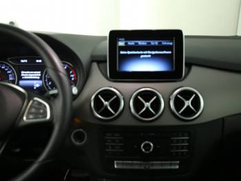 Mercedes-Benz B 180 Style Navi Park-Assistent SHZ 7G-Automatik