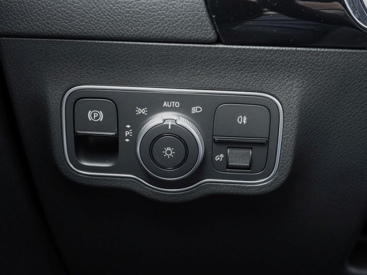 Mercedes-Benz B 180 AMG Night MBUXNavi-Prem. AHK 360° EasyP