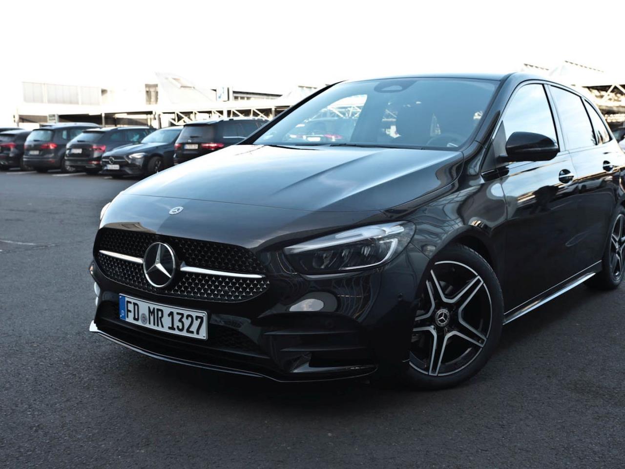 Mercedes-Benz B 180 AMG Night MBUX Navi 360° AHK EasyPack