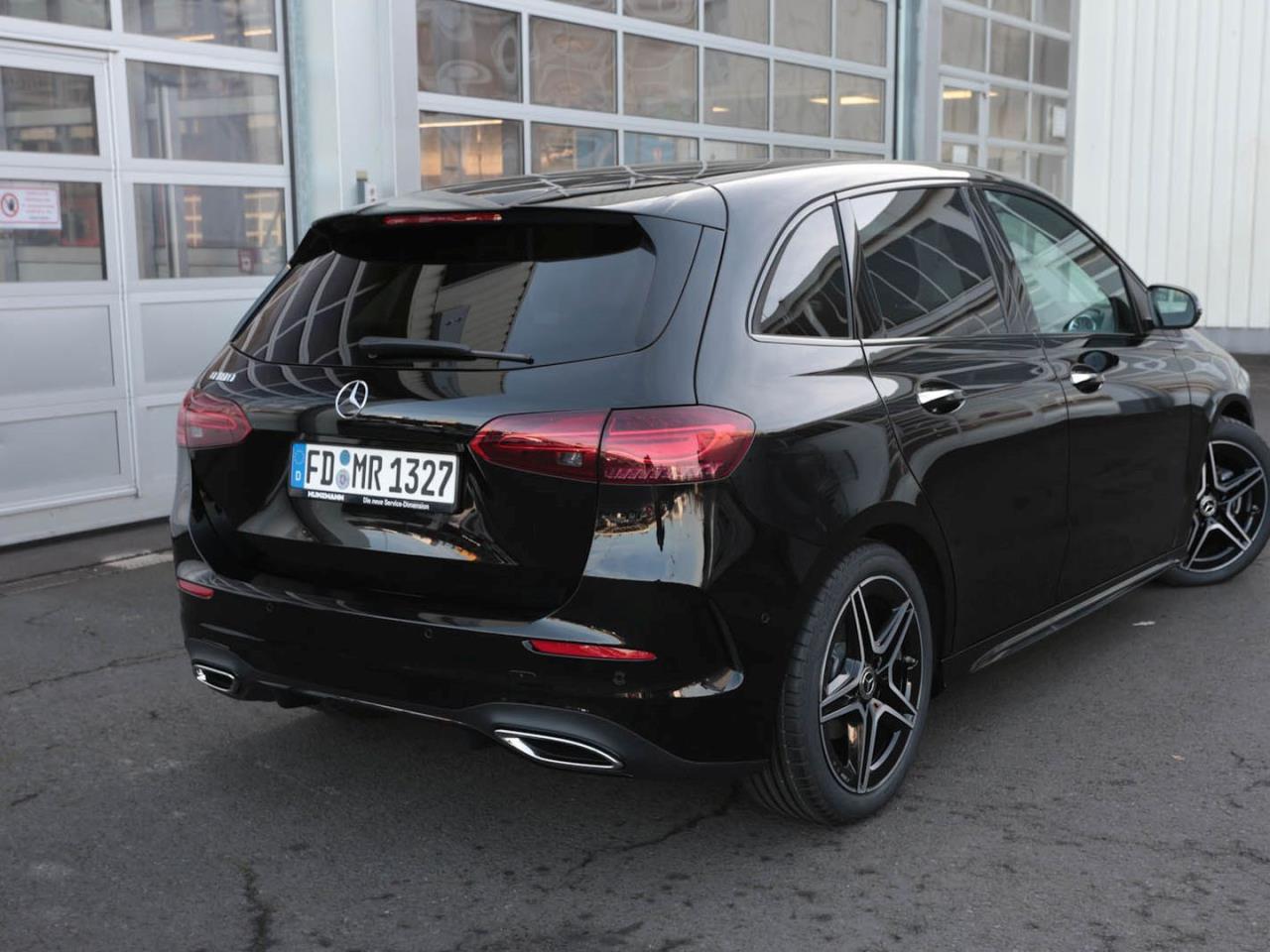 Mercedes-Benz B 180 AMG Night MBUX Navi 360° AHK EasyPack