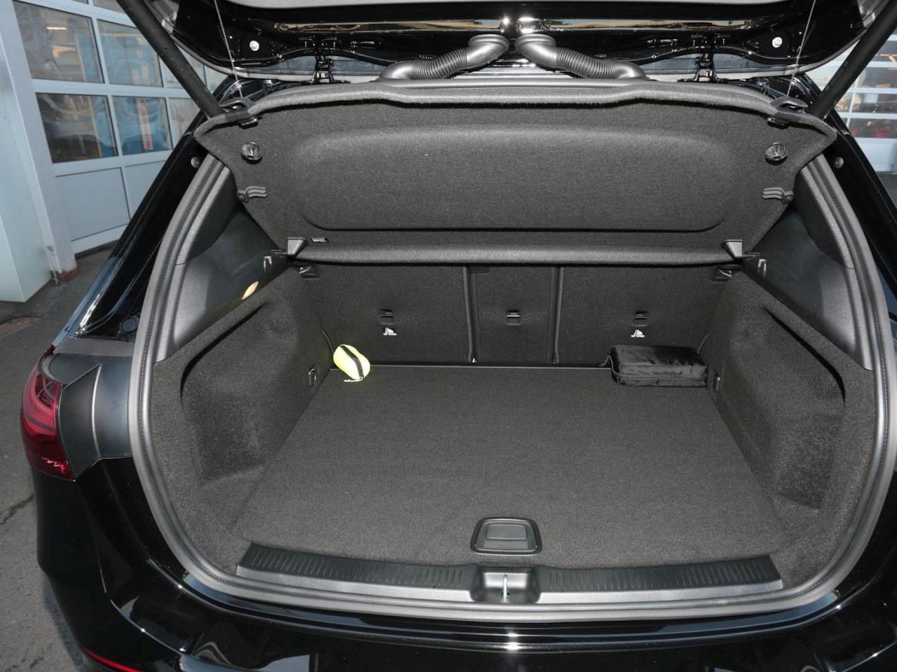 Mercedes-Benz B 180 AMG Night MBUX Navi 360° AHK EasyPack