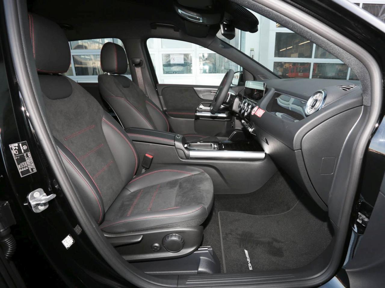 Mercedes-Benz B 180 AMG Night MBUX Navi 360° AHK EasyPack