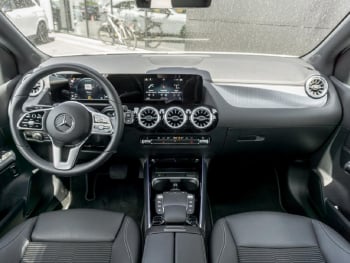 Mercedes-Benz B 200 4M Progressive Panorama Distronic 360°