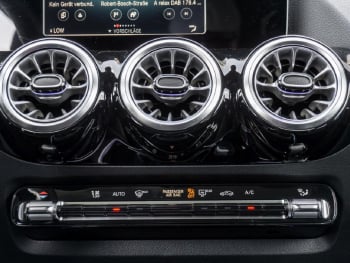 Mercedes-Benz B 200 4M Progressive Panorama Distronic 360°