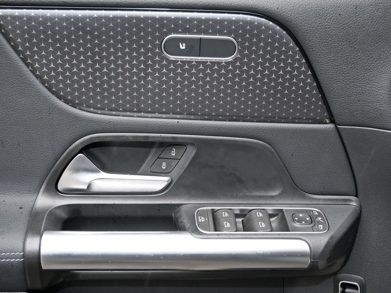 Mercedes-Benz B 250 4M Progressive Night Distronic Panorama