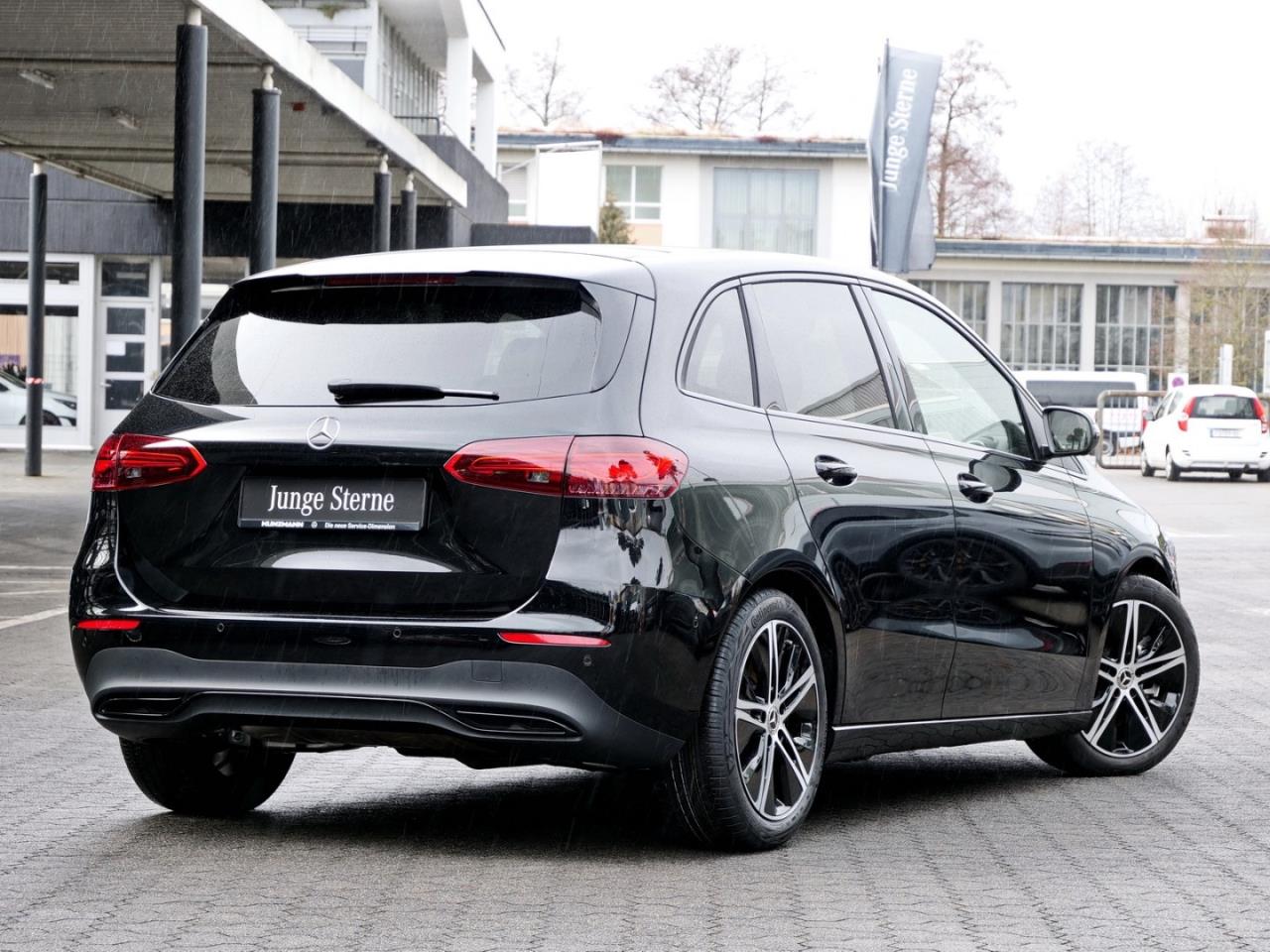 Mercedes-Benz B 250 4M Progressive Night Distronic Panorama