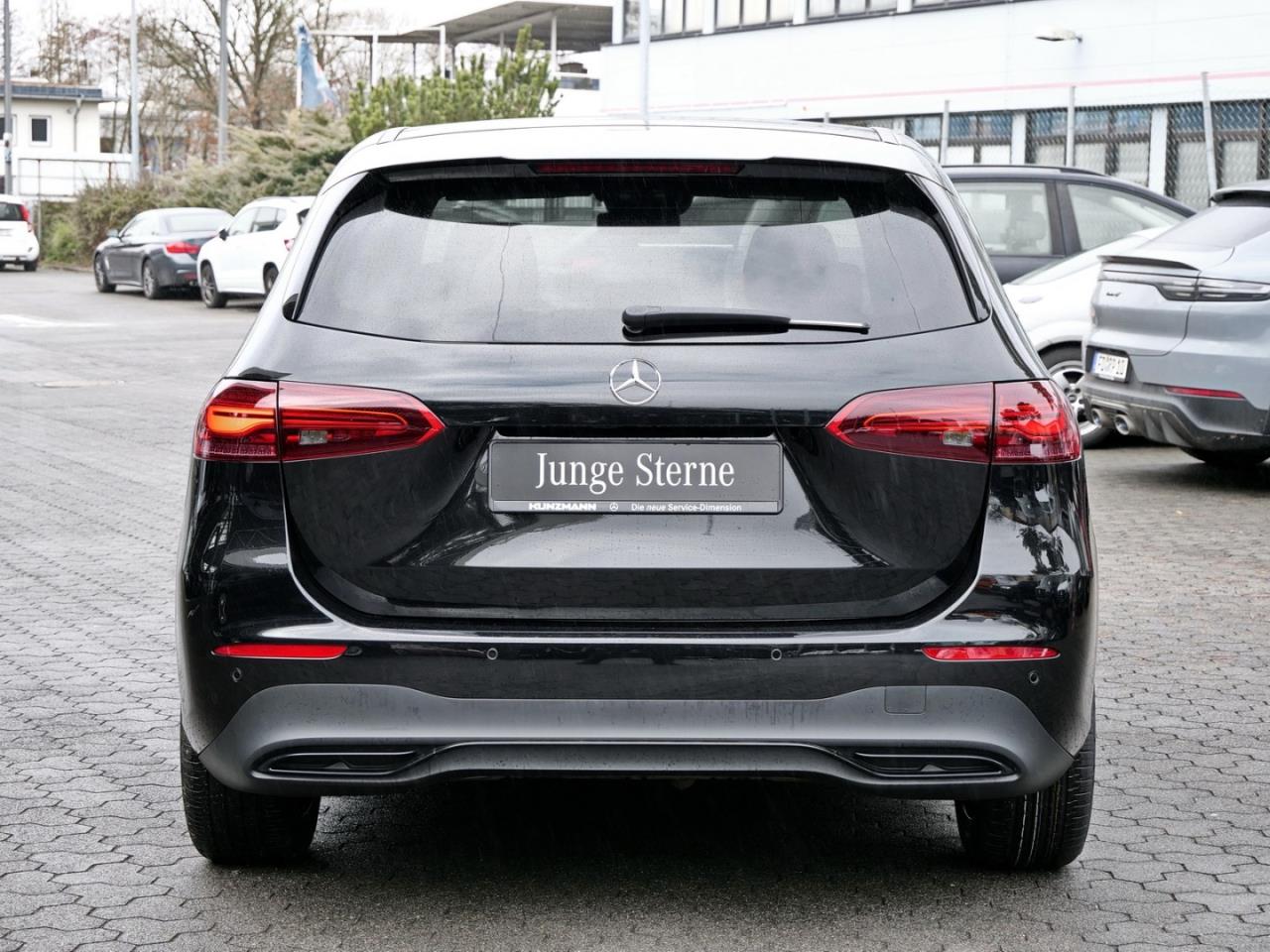 Mercedes-Benz B 250 4M Progressive Night Distronic Panorama