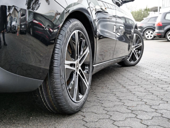 Mercedes-Benz B 250 4M Progressive Night Distronic Panorama