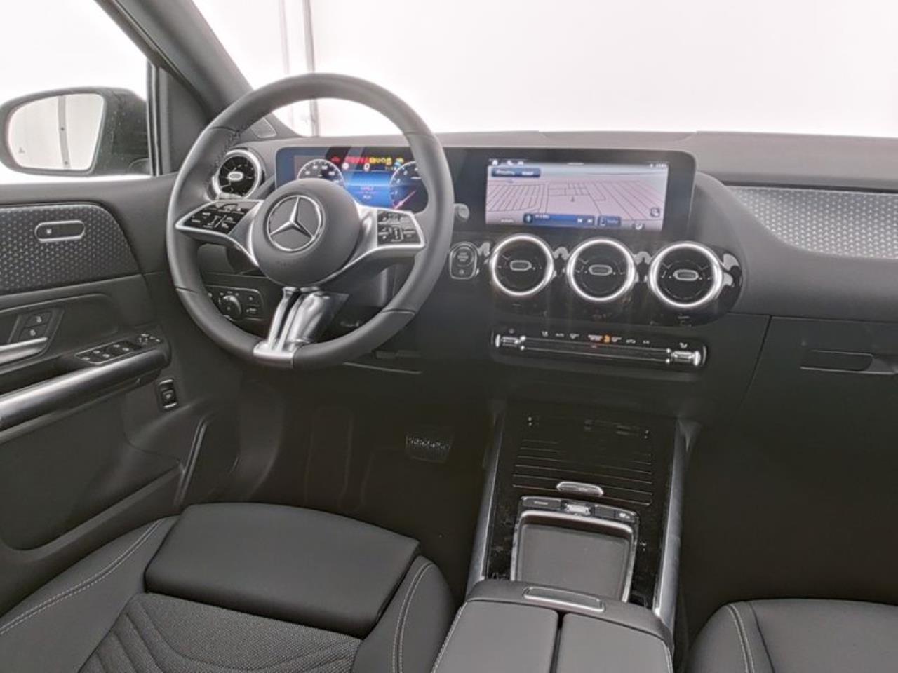 Mercedes-Benz B 250 4M Progressive Night Distronic Panorama