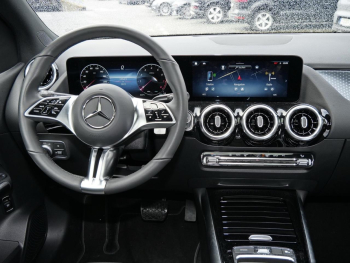 Mercedes-Benz B 250 4M Progressive Night Distronic Panorama