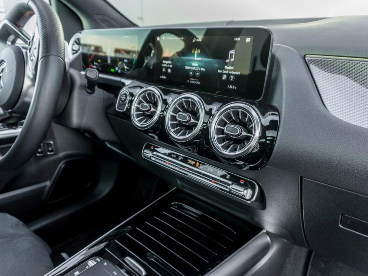 Mercedes-Benz B 250 e AMG Night Panorama Memory 360° EasyPack