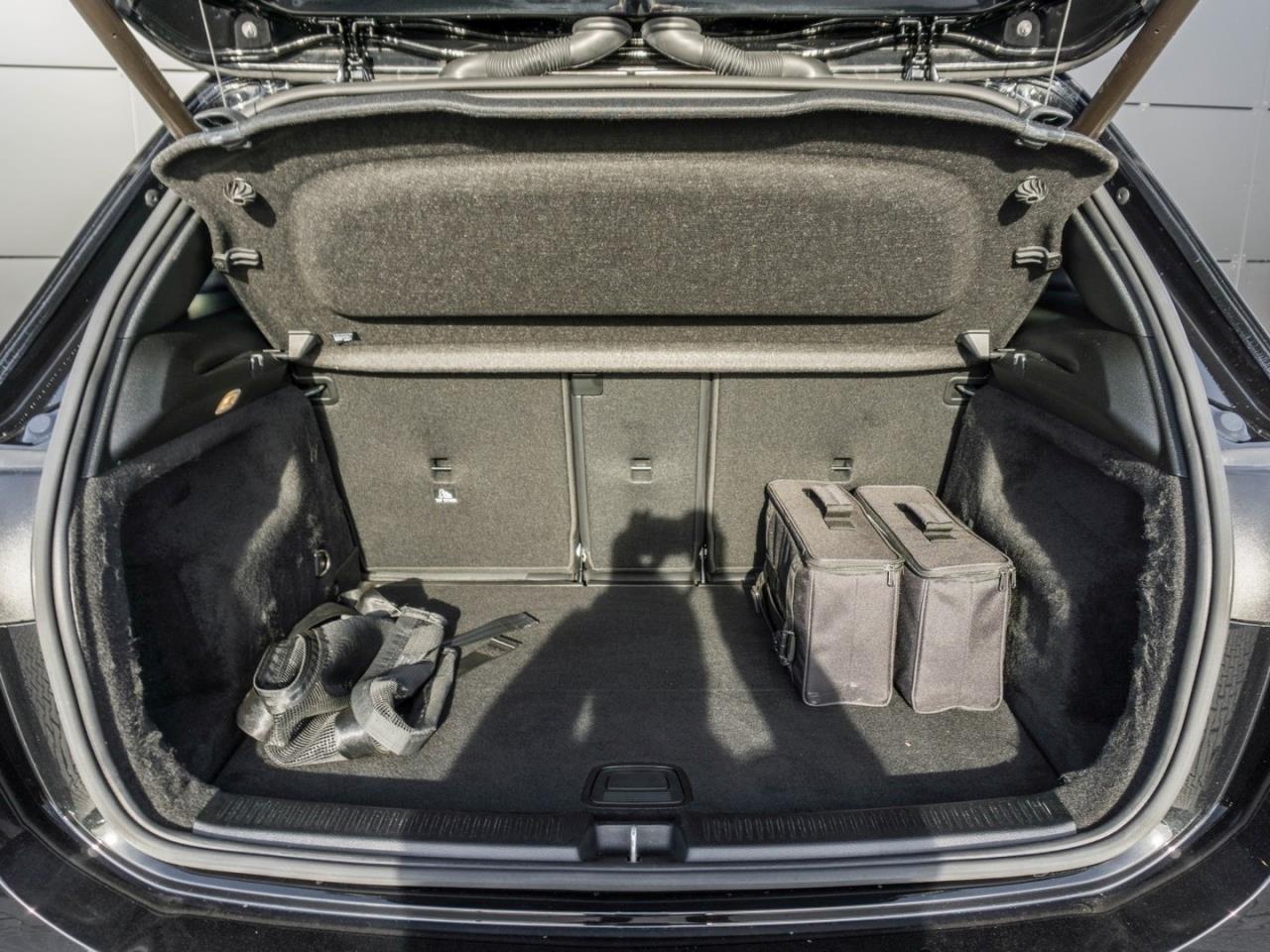 Mercedes-Benz B 250 e AMG Night Panorama Memory 360° EasyPack