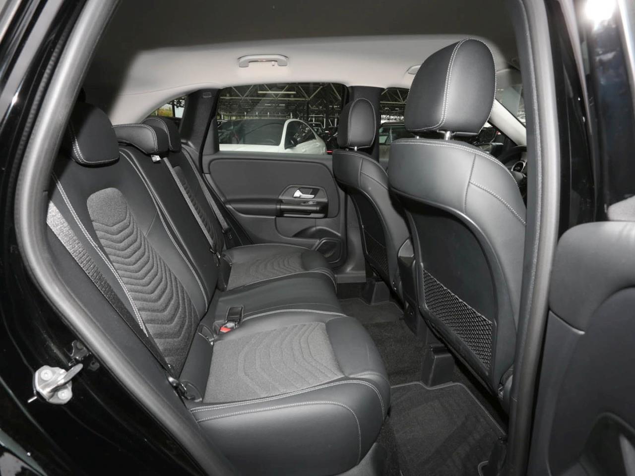 Mercedes-Benz B 250 e Style Navi Kamera Park-Paket Spiegel-P