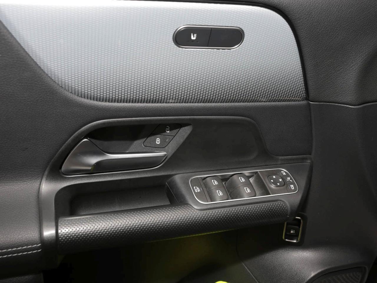 Mercedes-Benz B 250 e Style Navi Kamera Park-Paket Spiegel-P