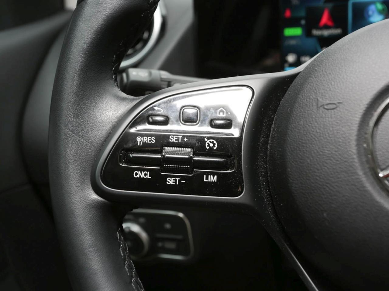 Mercedes-Benz B 250 e Style Navi Kamera Park-Paket Spiegel-P