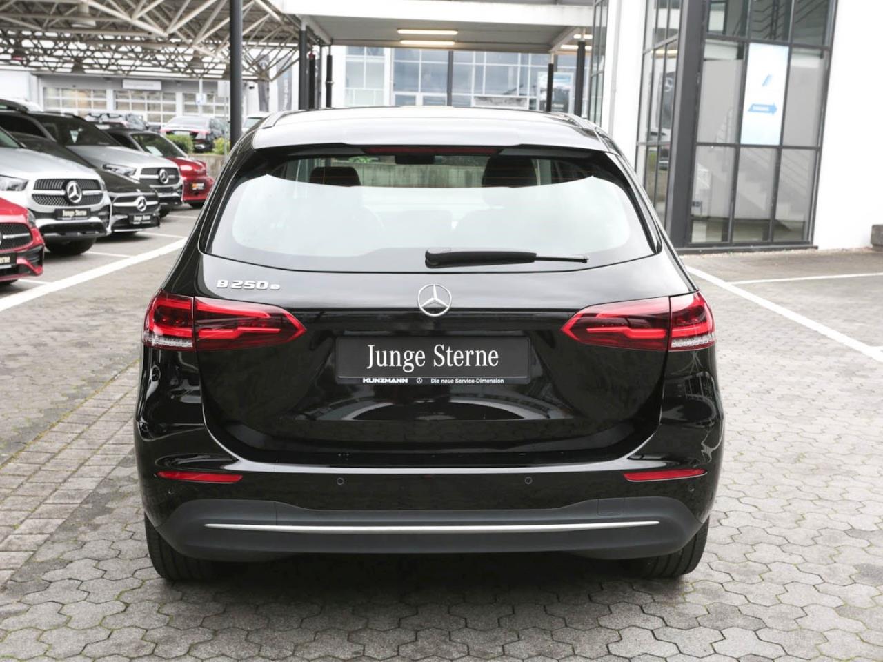 Mercedes-Benz B 250 e Style Navi Kamera Park-Paket Spiegel-P