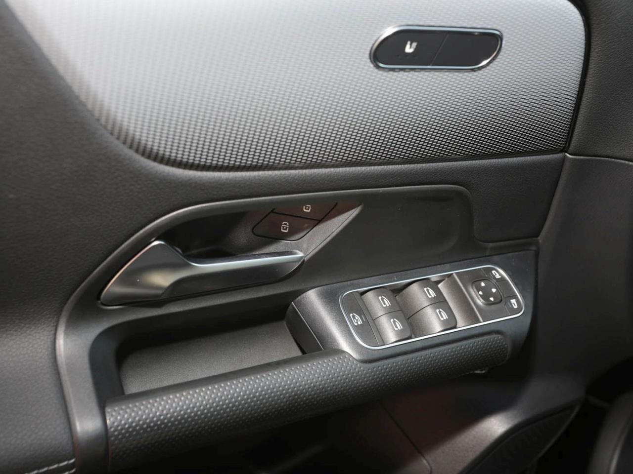 Mercedes-Benz B 250 e Style MBUX Navi AHK Kamera Park-Paket