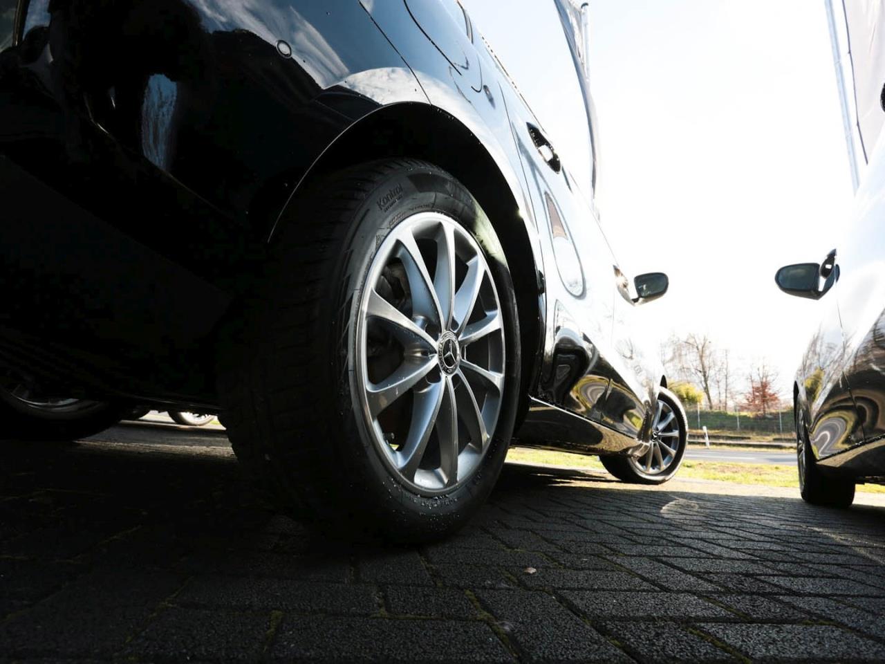 Mercedes-Benz B 250 e Style MBUX Navi AHK Kamera Park-Paket