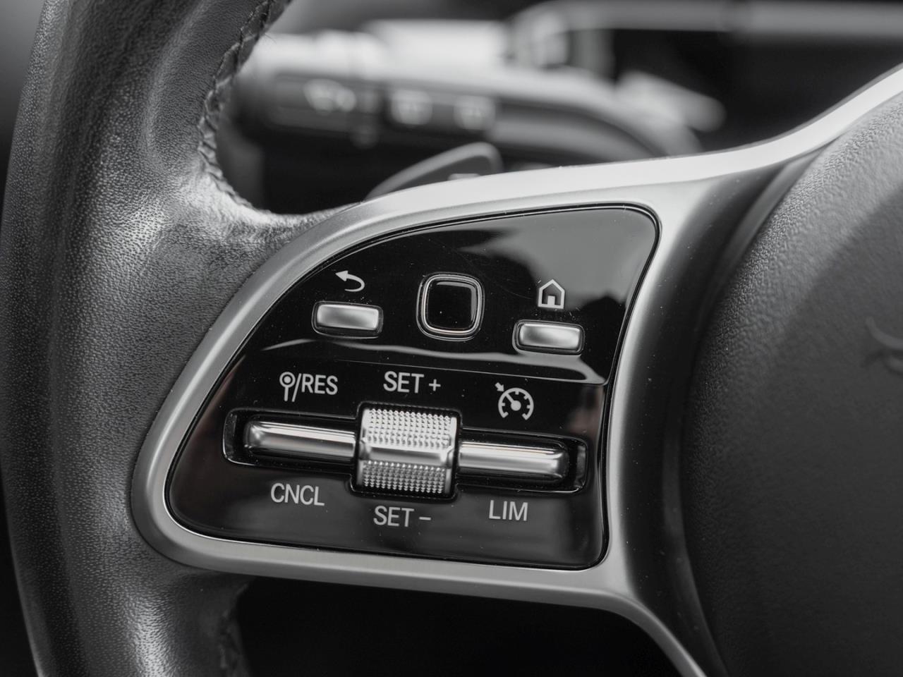 Mercedes-Benz B 250 e Progressive  Navi Panorama Kamera