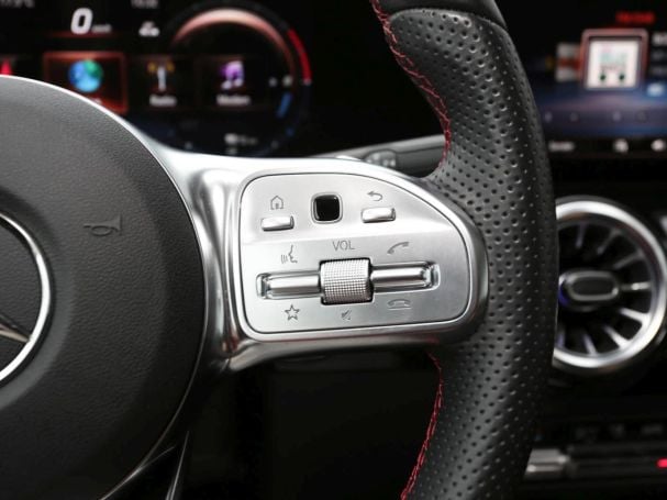 Mercedes-Benz B 250 e AMG Night MBUX Navi Panorama Multibeam