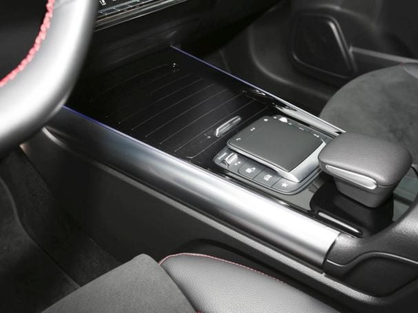 Mercedes-Benz B 250 e AMG Night MBUX Navi Panorama Multibeam