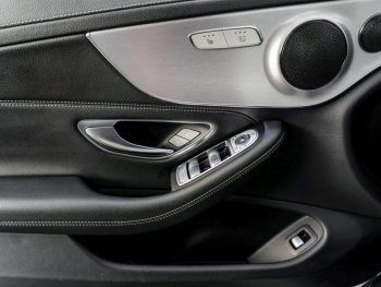 Mercedes-Benz C 300 Cabrio AMG Navi Kamera Spur-Paket Airscarf