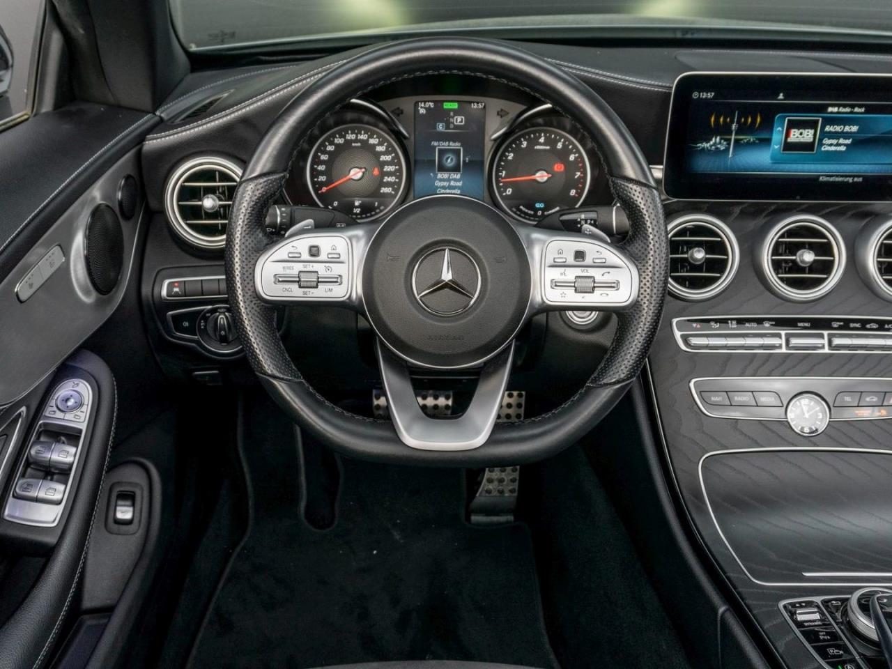 Mercedes-Benz C 300 Cabrio AMG Navi Kamera Spur-Paket Airscarf