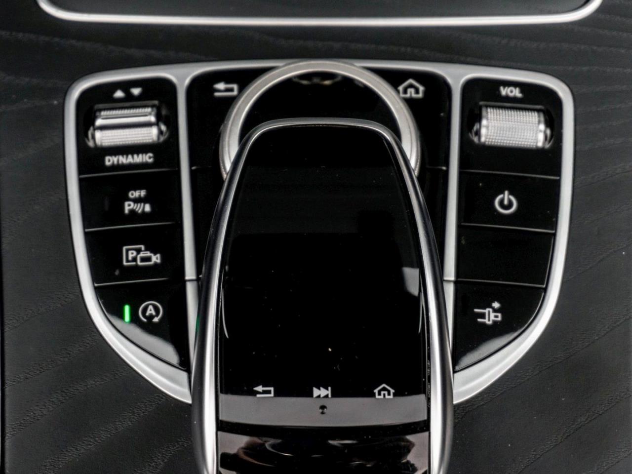 Mercedes-Benz C 300 Cabrio AMG Navi Kamera Spur-Paket Airscarf