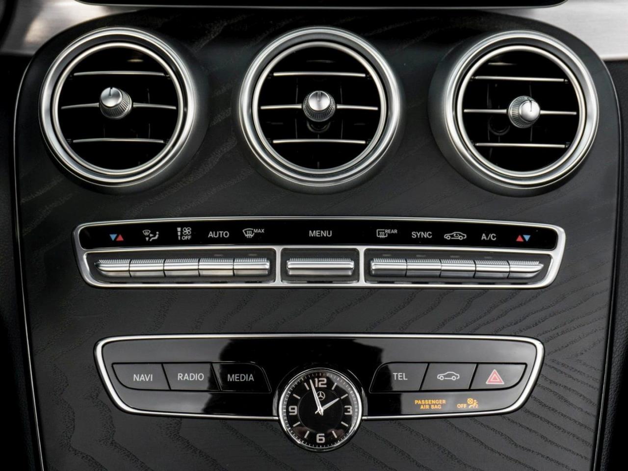 Mercedes-Benz C 300 Cabrio AMG Navi Kamera Spur-Paket Airscarf