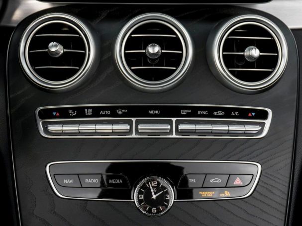 Mercedes-Benz C 300 Cabrio AMG Navi Kamera Spur-Paket Airscarf