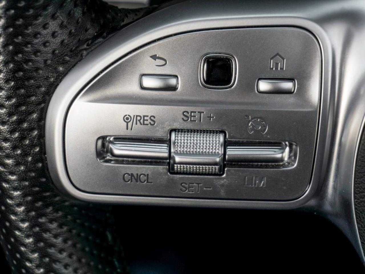 Mercedes-Benz C 300 Cabrio AMG Navi Kamera Spur-Paket Airscarf