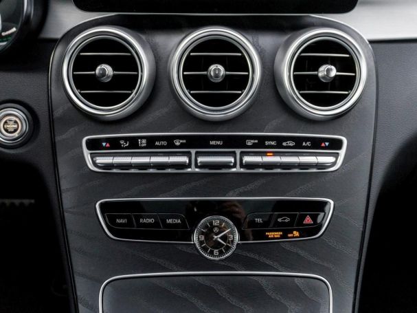 Mercedes-Benz C 200 Coupé AMG Panorama Distronic Kamera