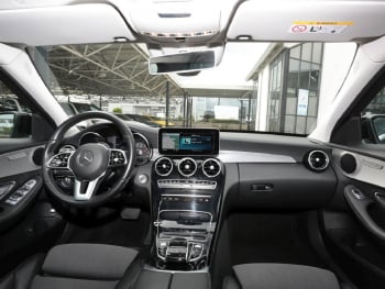 Mercedes-Benz C 180 T Avantgarde Panorama Kamera Spur-Paket