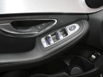 Mercedes-Benz C 180 T Avantgarde Panorama Kamera Spur-Paket