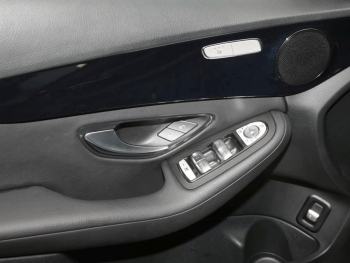 Mercedes-Benz C 220 d 4M T Navi Distronic AHK Kamera Keyless