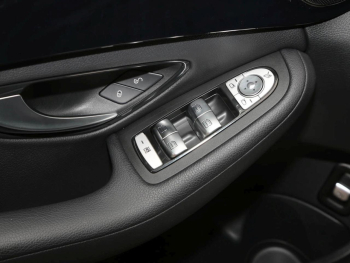 Mercedes-Benz C 220 d 4M T Navi Distronic AHK Kamera Keyless