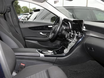 Mercedes-Benz C 220 d 4M T Navi Distronic AHK Kamera Keyless