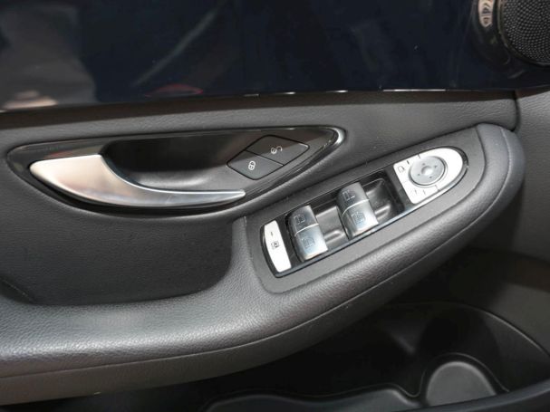 Mercedes-Benz C 300 d 4M T Avantgarde Comand Standheizung LED Mercedes-Benz C 300 d 4M T Avantgarde Comand Standheizung LED