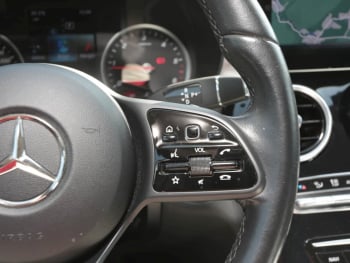 Mercedes-Benz C 300 d 4M T Avantgarde Comand Standheizung LED