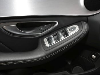 Mercedes-Benz C 300 d T AMG Navi Distronic Spur-Paket AHK