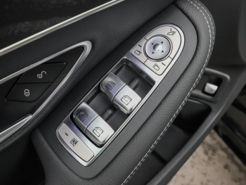 Mercedes-Benz C 300 e T-Modell AMG Navi LED Kamera Park-Paket 